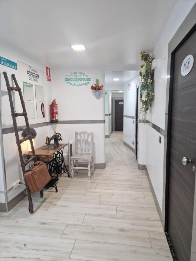 Hostal Boutique Luna De Gavin クリェラ エクステリア 写真