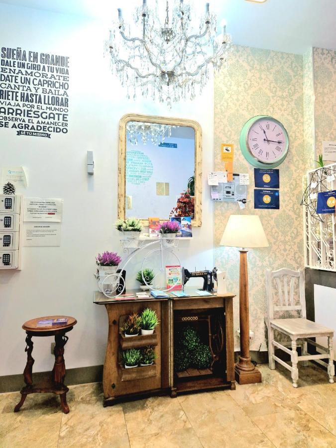 Hostal Boutique Luna De Gavin クリェラ エクステリア 写真