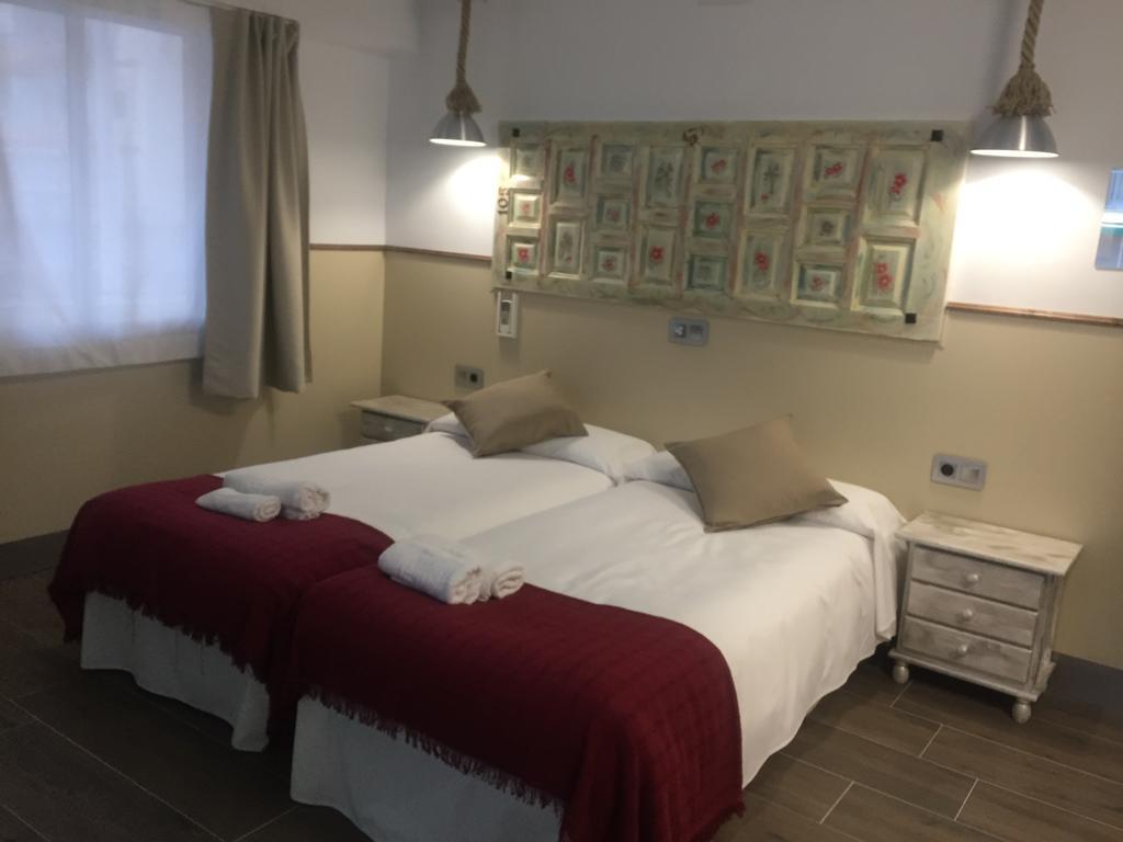 Hostal Boutique Luna De Gavin クリェラ エクステリア 写真